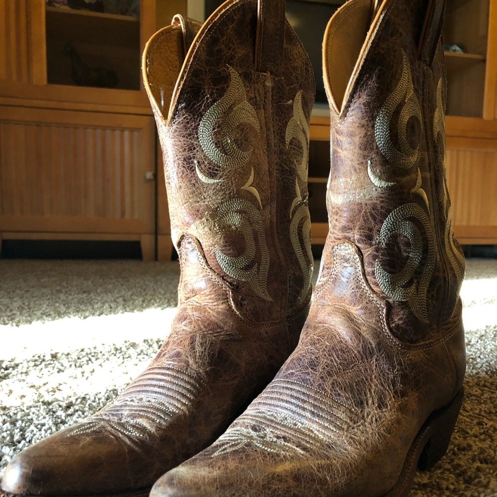 Justin Cowboy Boots!
